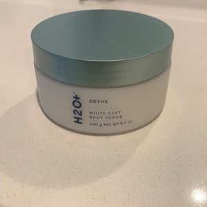 H2O+ body scrub brand new